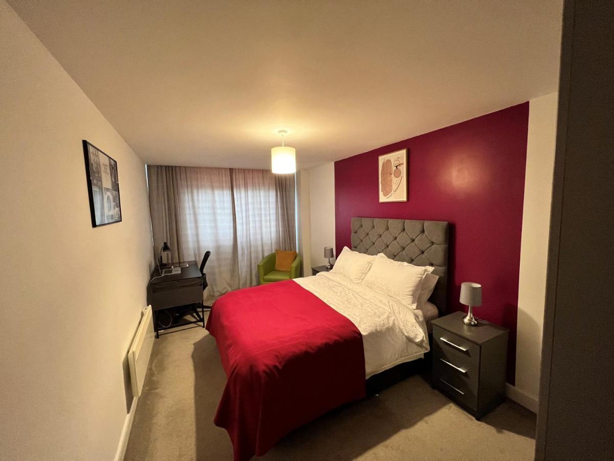 Spacious 1 Bed Relocation Apartment Free Parking, Брирли Хилл Экстерьер фото