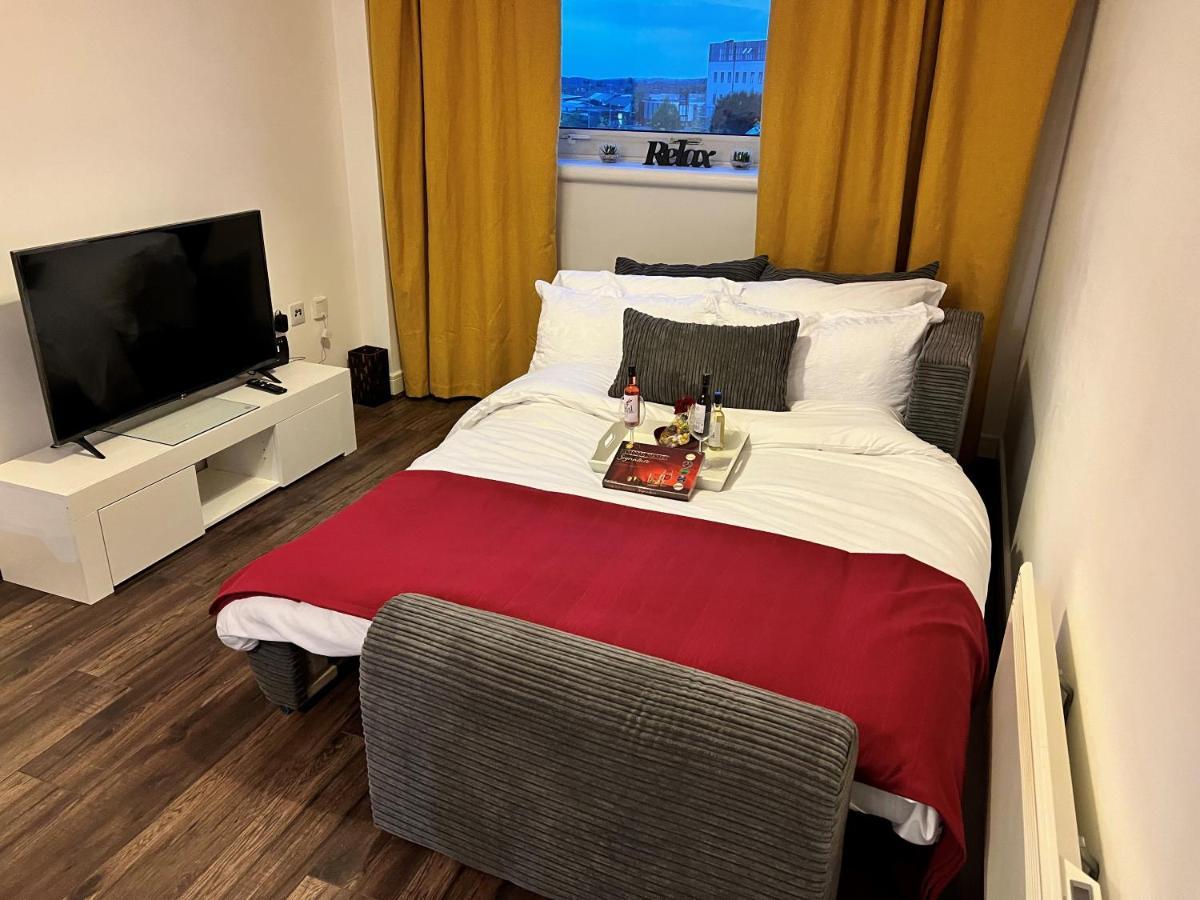 Spacious 1 Bed Relocation Apartment Free Parking, Брирли Хилл Экстерьер фото