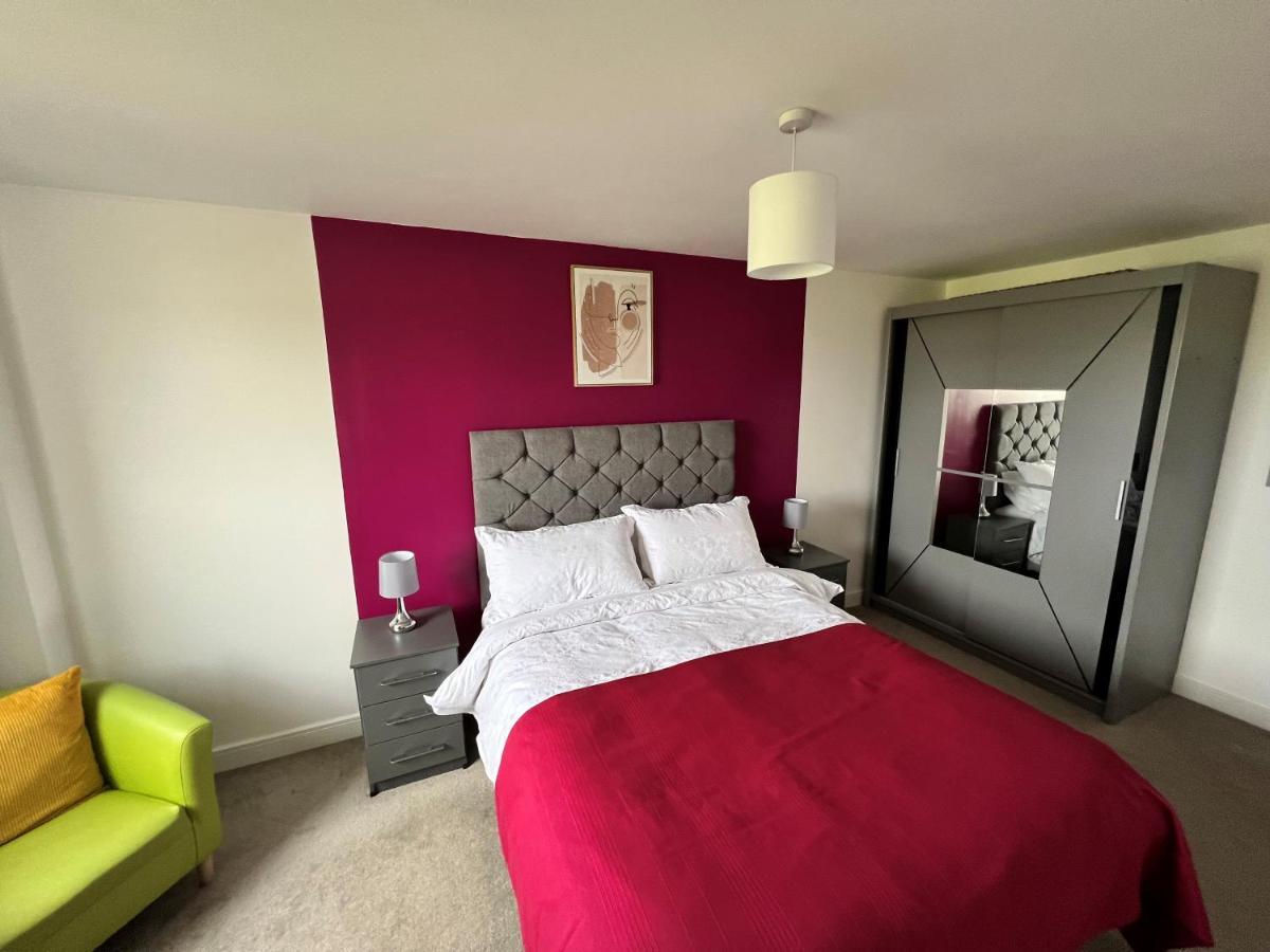Spacious 1 Bed Relocation Apartment Free Parking, Брирли Хилл Экстерьер фото