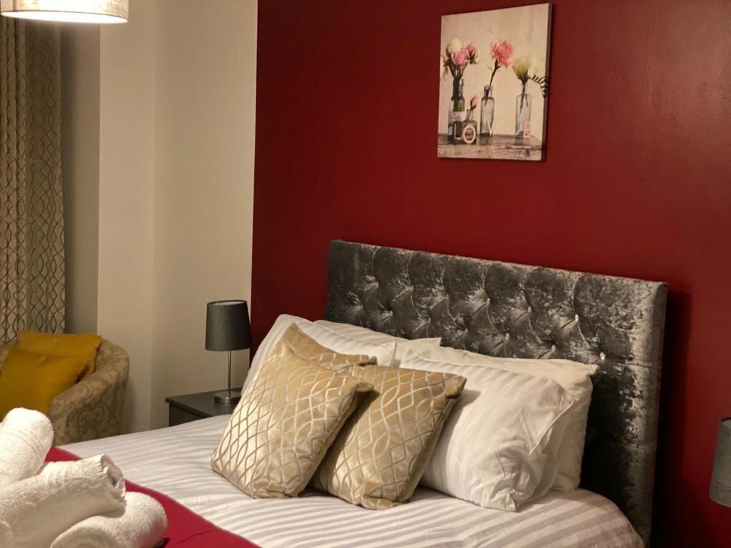 Spacious 1 Bed Relocation Apartment Free Parking, Брирли Хилл Экстерьер фото